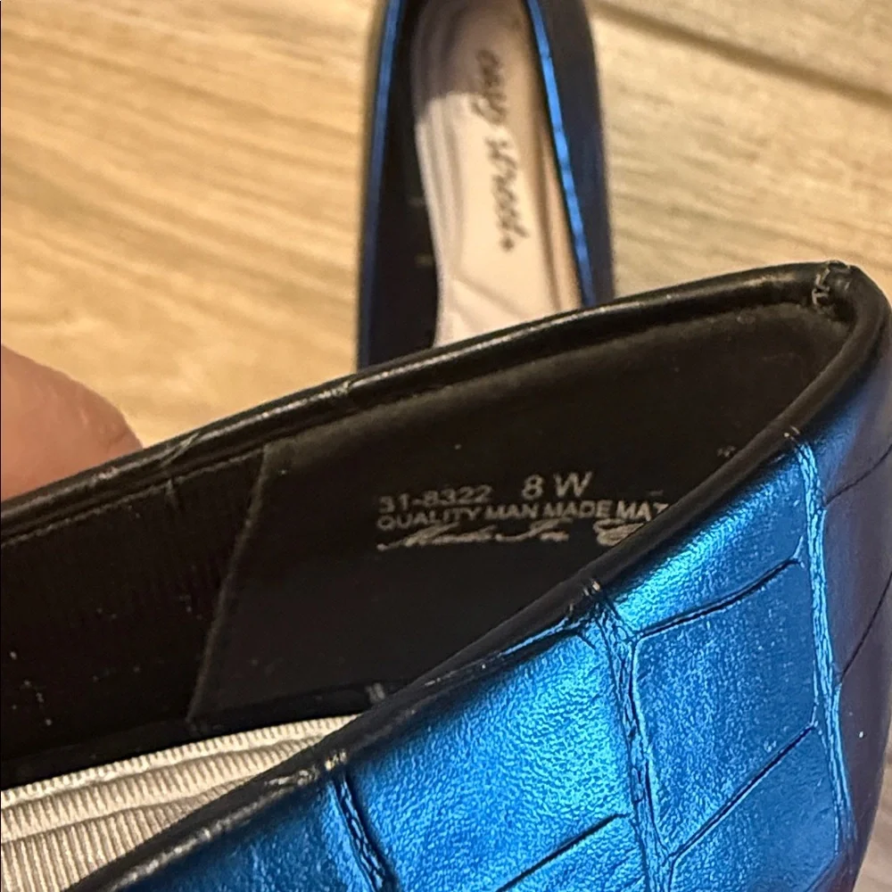 Easy Street Black Croc-Patterned Heels Sz 8 W